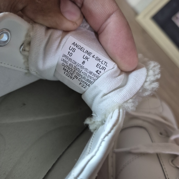 Ralph Lauren White Sneakers with Cozy Lining - Picture 4 of 6